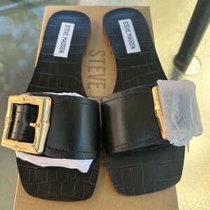 Steve Madden‎ Farrah Black Slides with Gold Accent Size 6 NWB